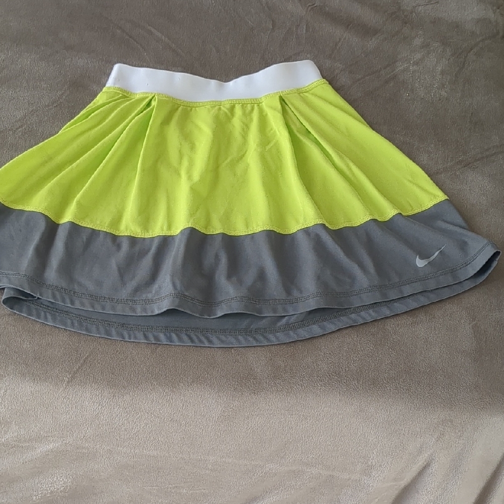 Nike Women's Skater Skirt - Bright Yellow and Gray XS Tennis Court